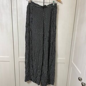 Elegant Black and White Patterned Skirt